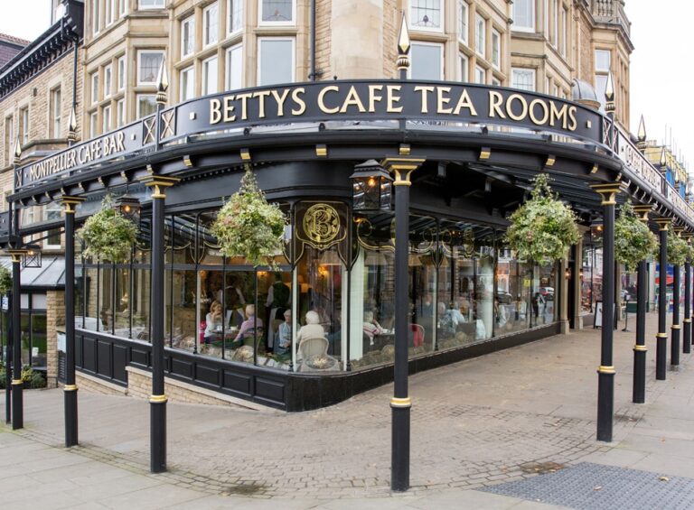 0 Harrogate tea room 4210847509 768x565